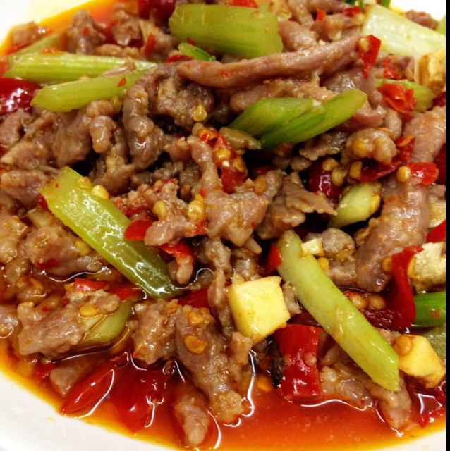 shitong做的泡椒芹菜牛肉丝