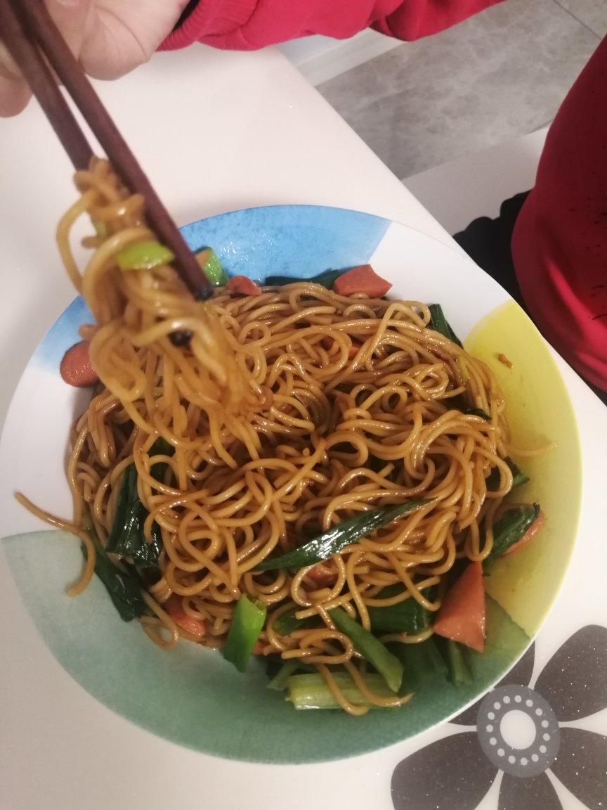 炒面的正宗做法，食材简单，味道足，吃一次就爱上