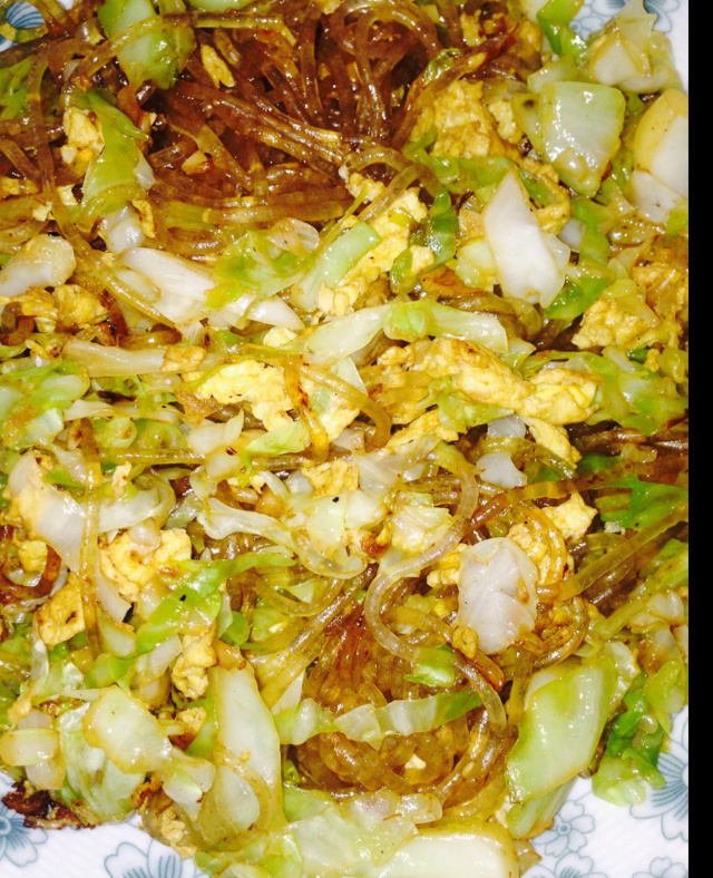 包菜粉丝炒鸡蛋