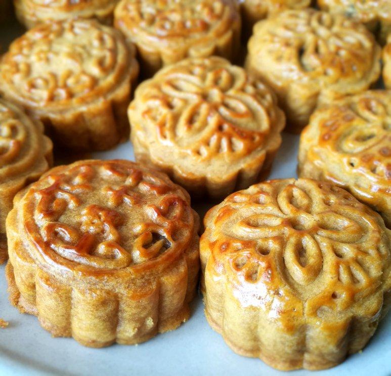 广式月饼——蛋黄莲蓉月饼