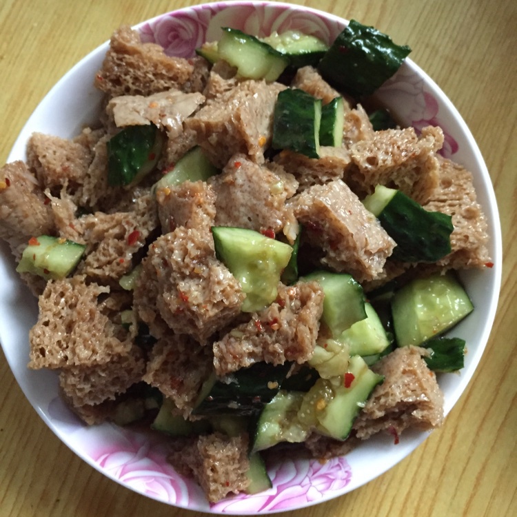 【减脂期】蒜香烤麸拌黄瓜