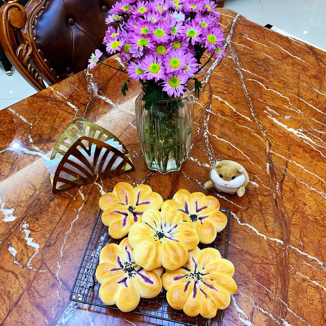紫薯花朵小餐包