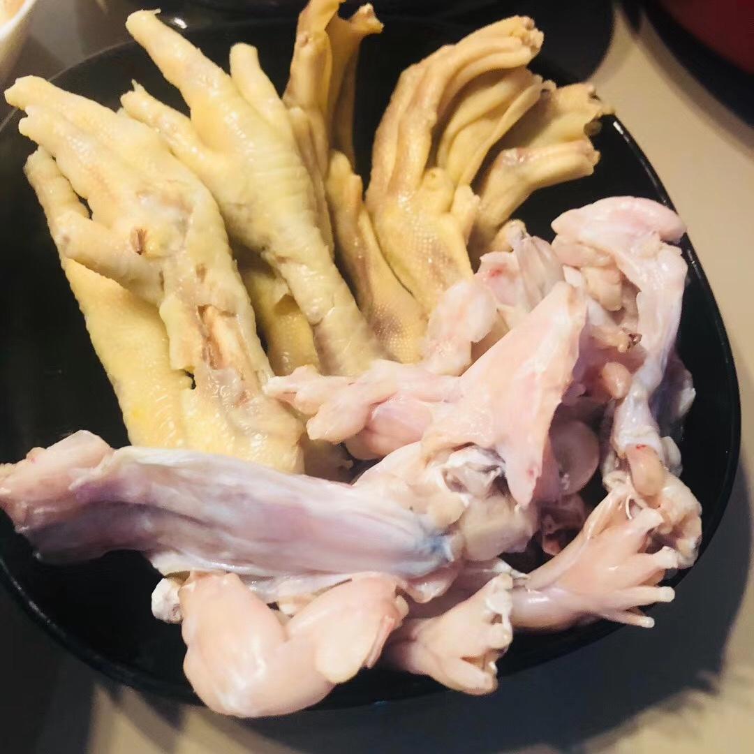 牛蛙鸡爪煲