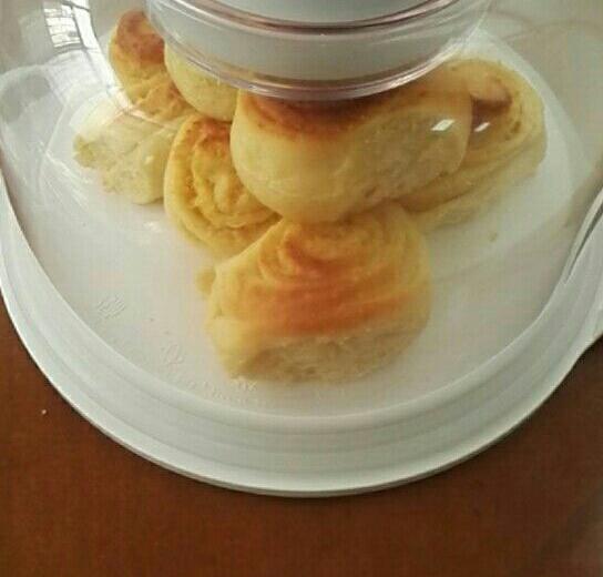 椰蓉淡奶油面包卷的做法