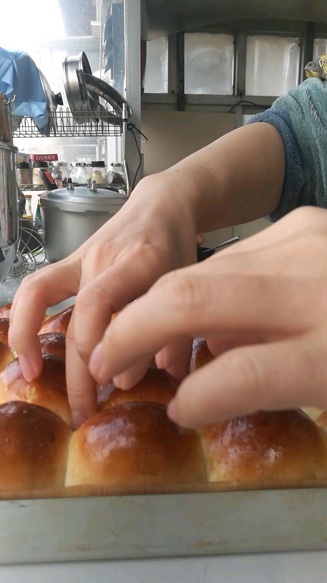 普通面粉做的柔软小餐包