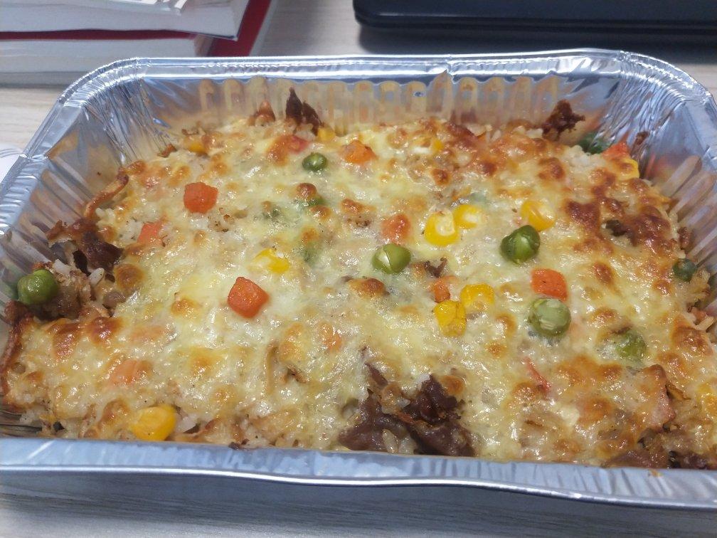 虾仁肥牛芝士焗饭 按照自己口味做更好吃哦！