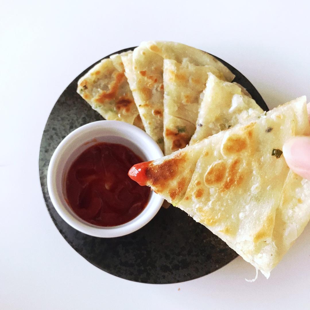 葱油饼（面粉吸水量不一样、水慢慢加）