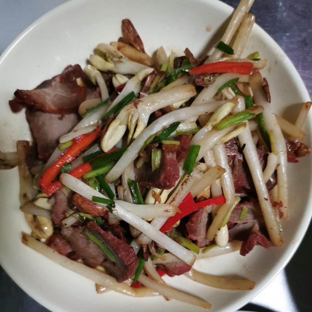 五花肉炒花生苗