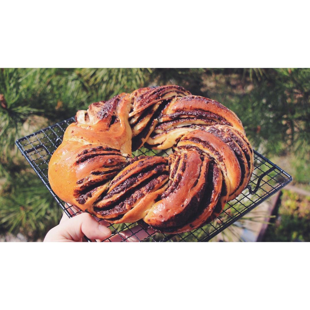 【my little nordic kitchen】天然酵种肉桂黑巧克力花环面包