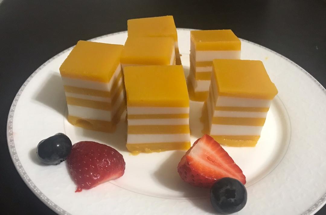 芒果椰汁千层糕