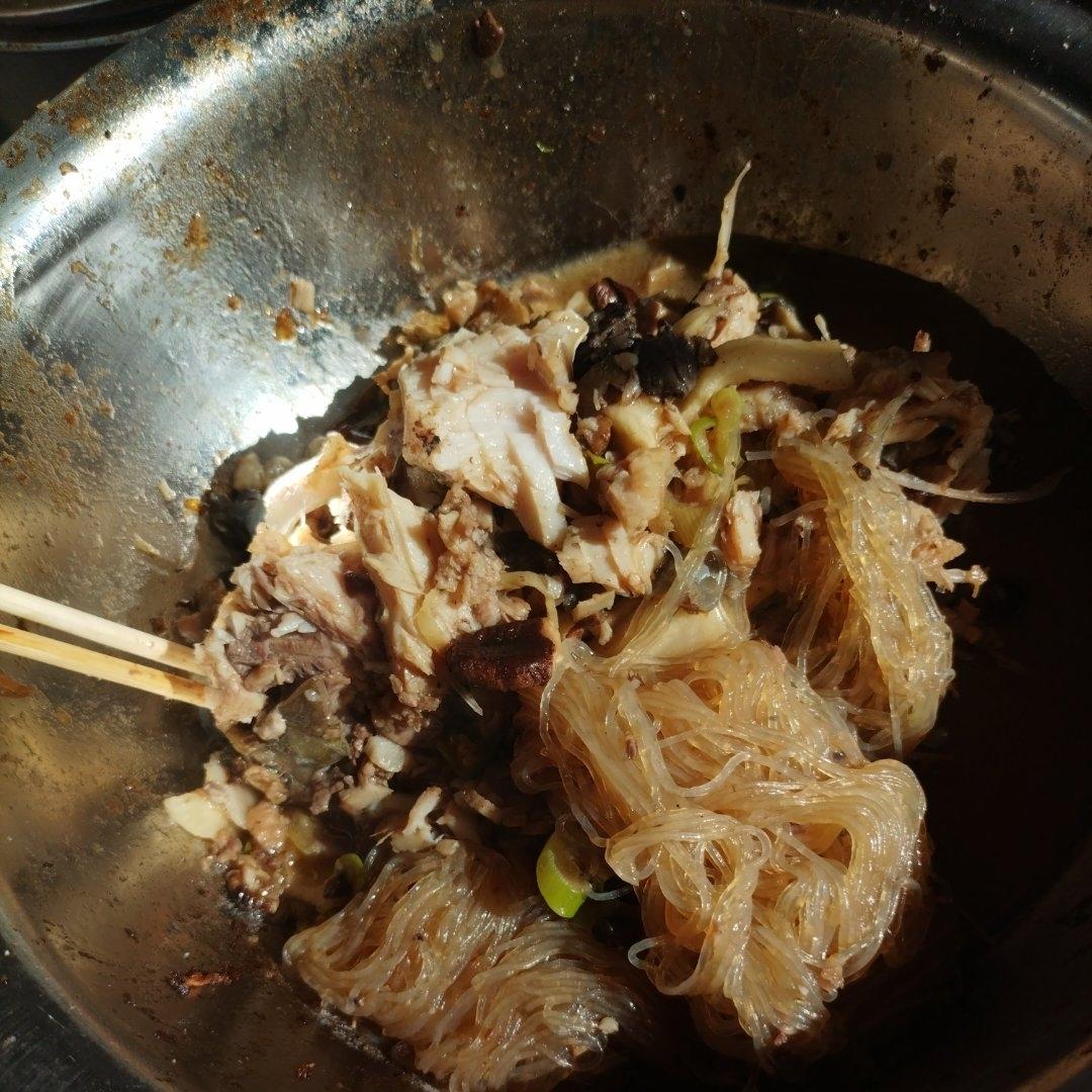 好吃的家常炖鱼，万能炖鱼料，今天三道鳞炖粉条