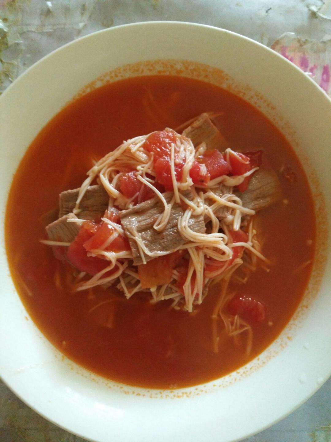 金针菇肥牛番茄锅