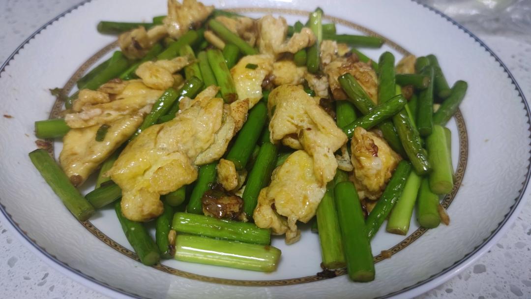 蒜薹炒鸡蛋