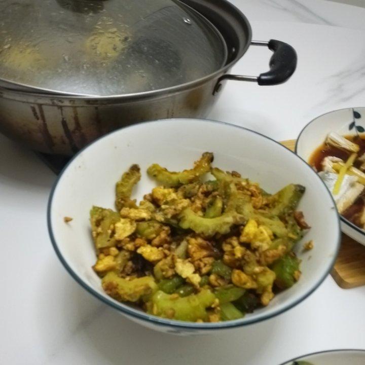苦瓜炒鸡蛋