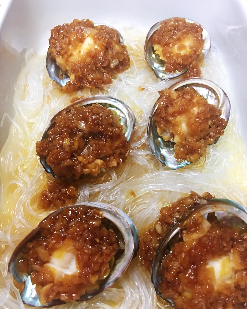蒜蓉粉丝蒸鲍鱼