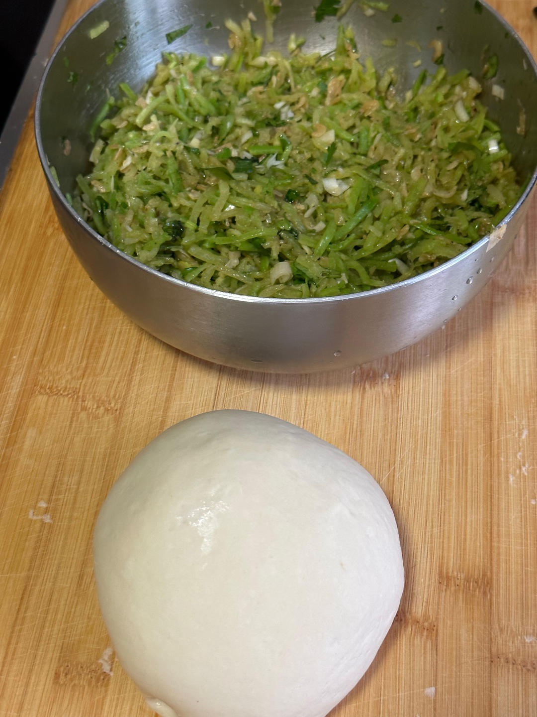 圆白菜猪肉蒸饺（烫面蒸饺）