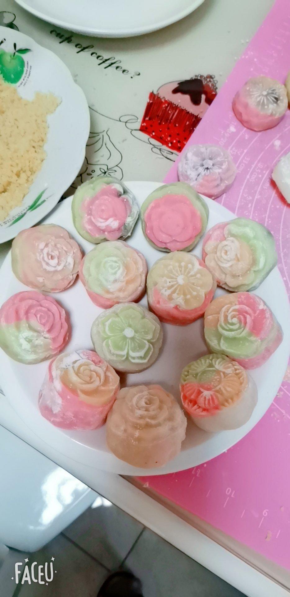 彩色冰皮月饼