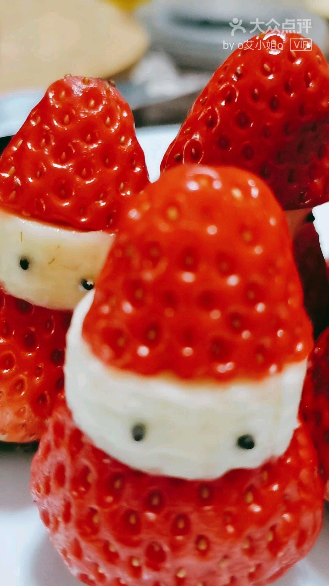 o艾小姐o做的草莓香蕉圣诞老人