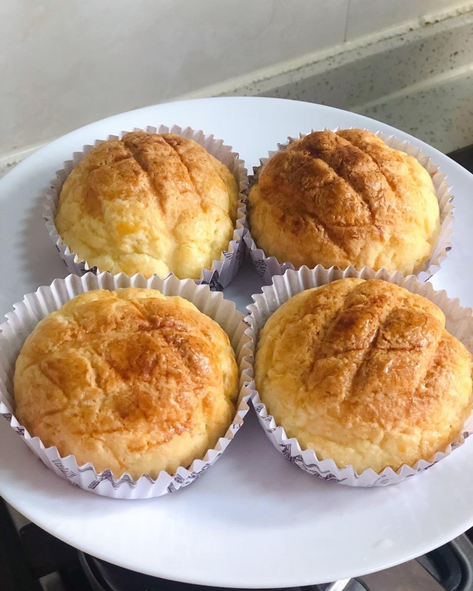好吃到炸裂的港式菠萝包（附带制作酥皮的小视频）