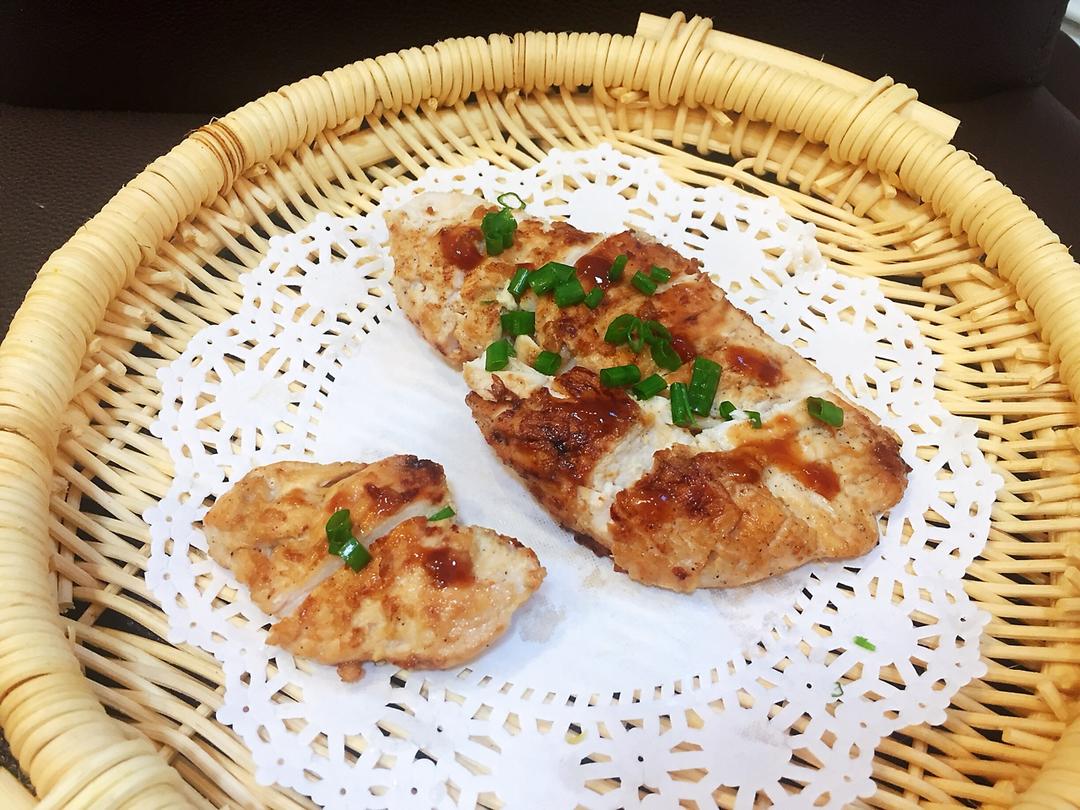 酷炫屌炸天好吃的煎鸡胸肉（香蒜蜂蜜煎鸡胸肉）