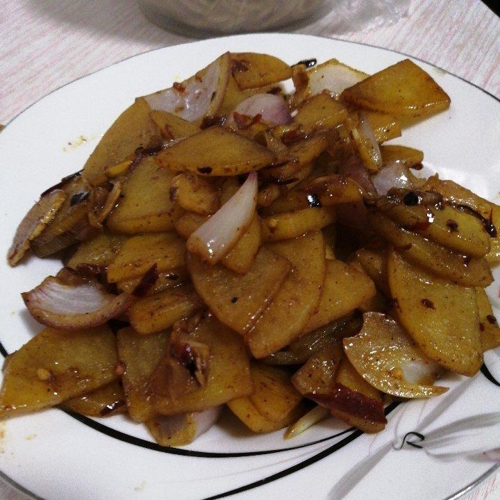 孜然洋葱炒土豆