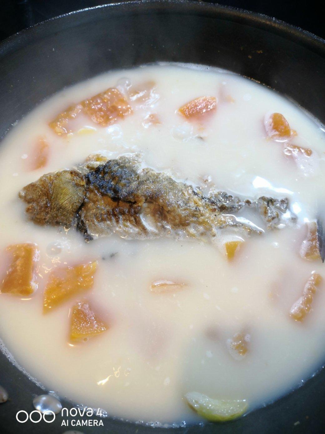 木瓜鲫鱼汤下奶