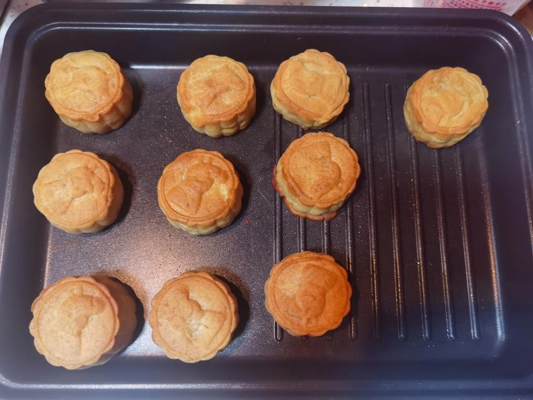 广式月饼—蛋黄莲蓉月饼
