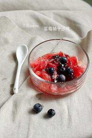 蓝莓柚子沙律的做法 步骤3