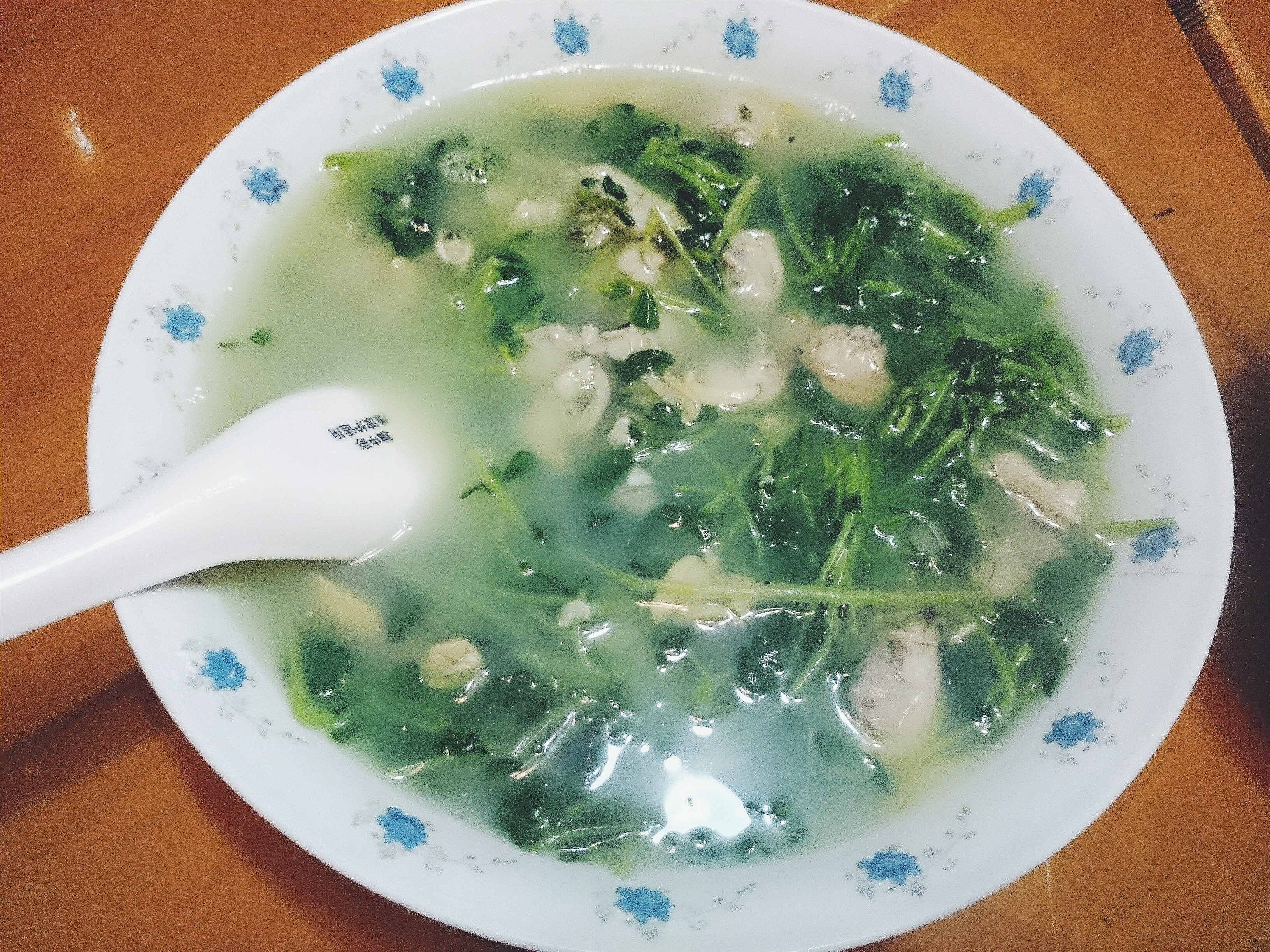 蛤蜊豆苗汤
