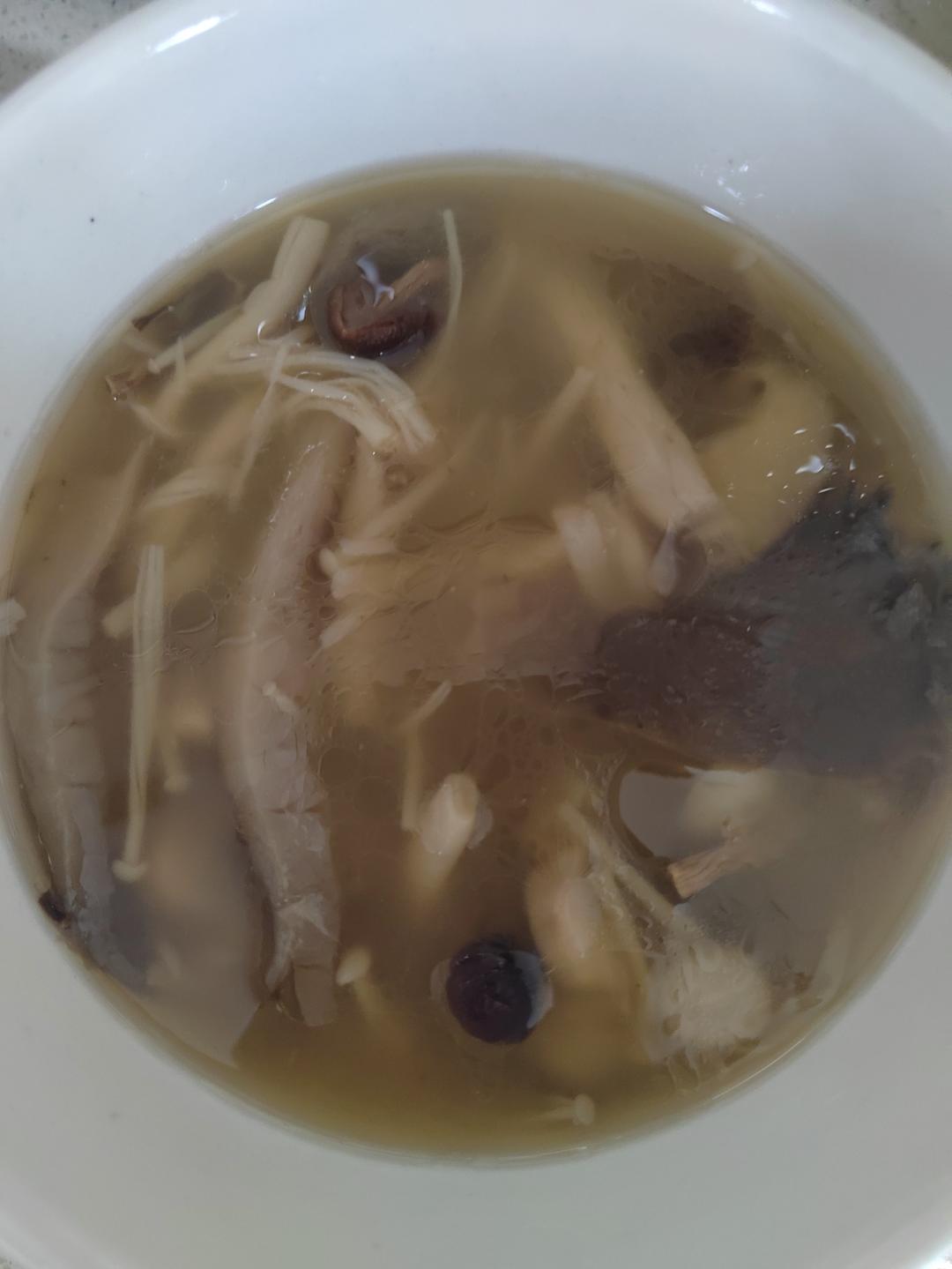 鲜到起飞的菌菇汤！不好喝不要钱！