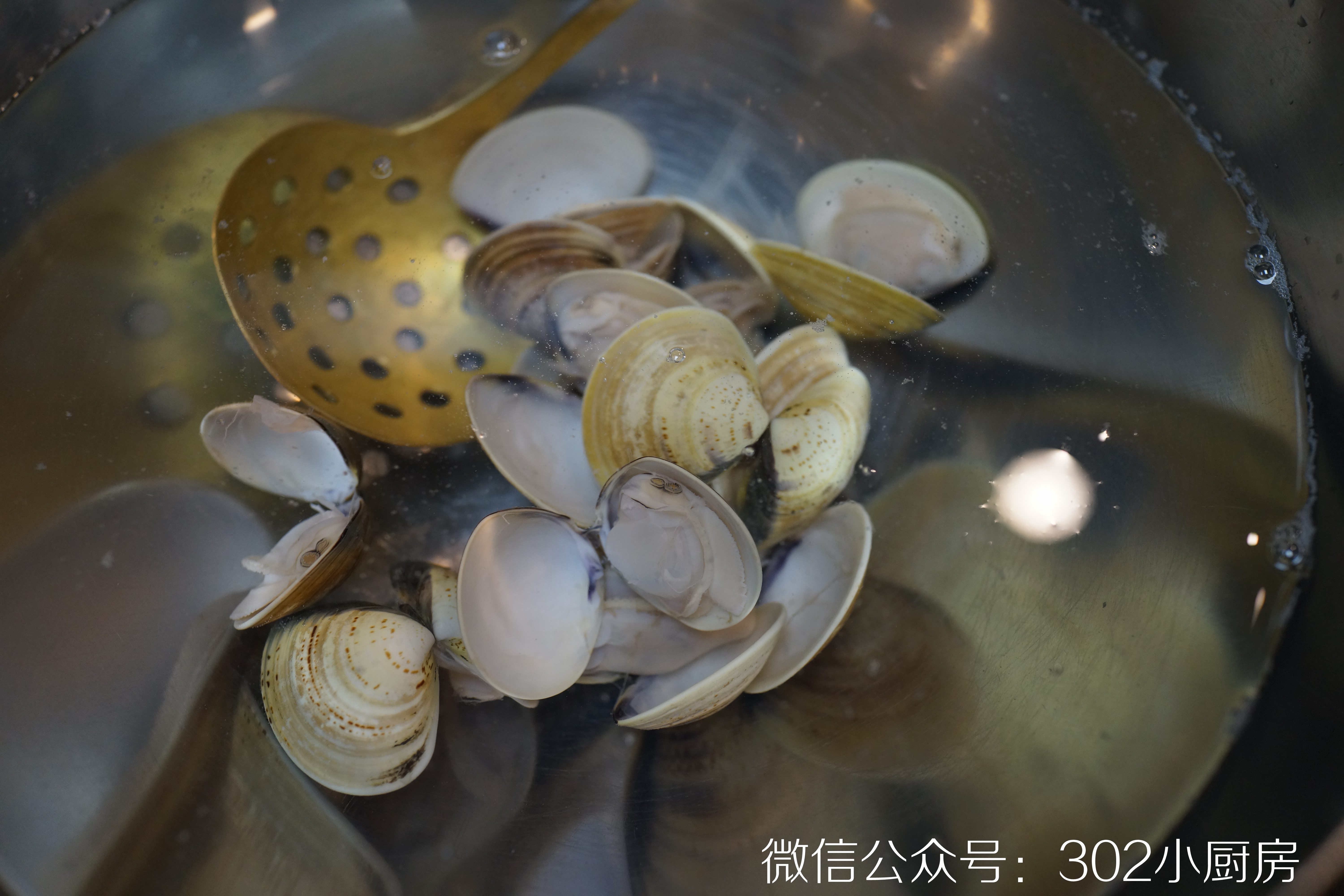 虾滑酿蛤蜊 <302小厨房>的做法 步骤5
