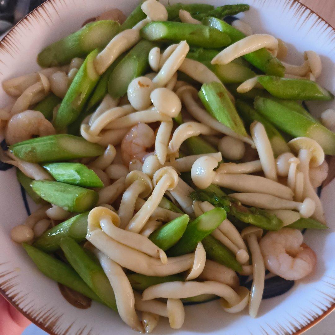 芦笋炒白玉菇