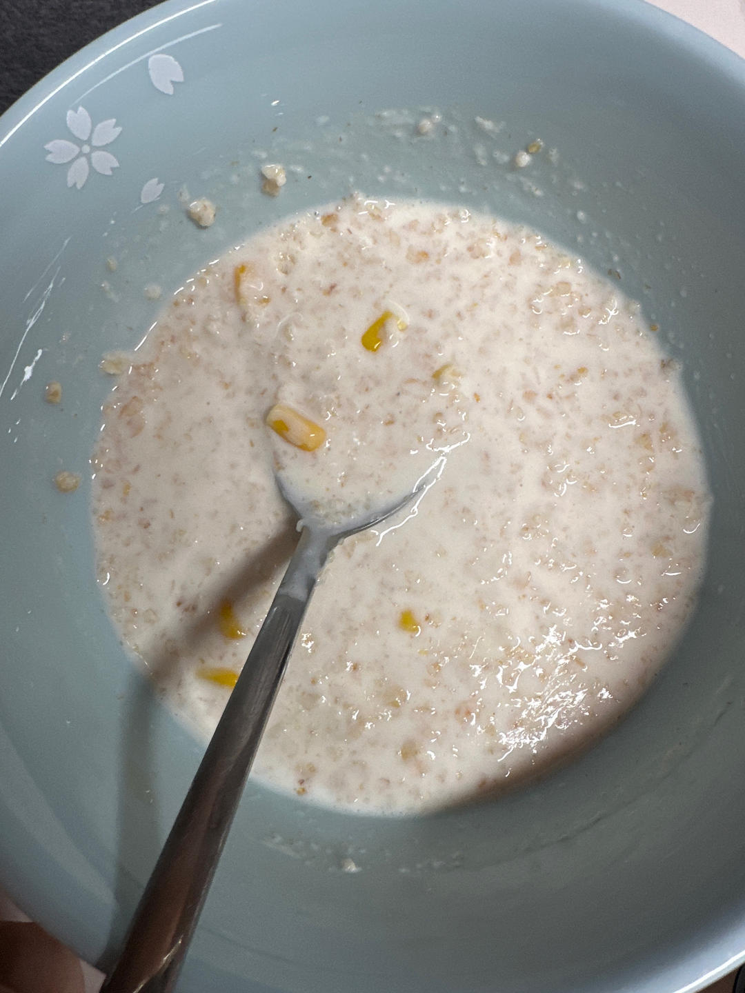 玉米燕麦牛奶粥+苹果