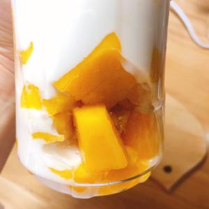 芒果奶昔的做法 步骤2