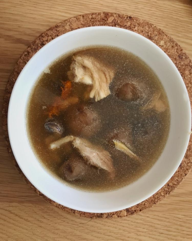 香菇炖鸡汤