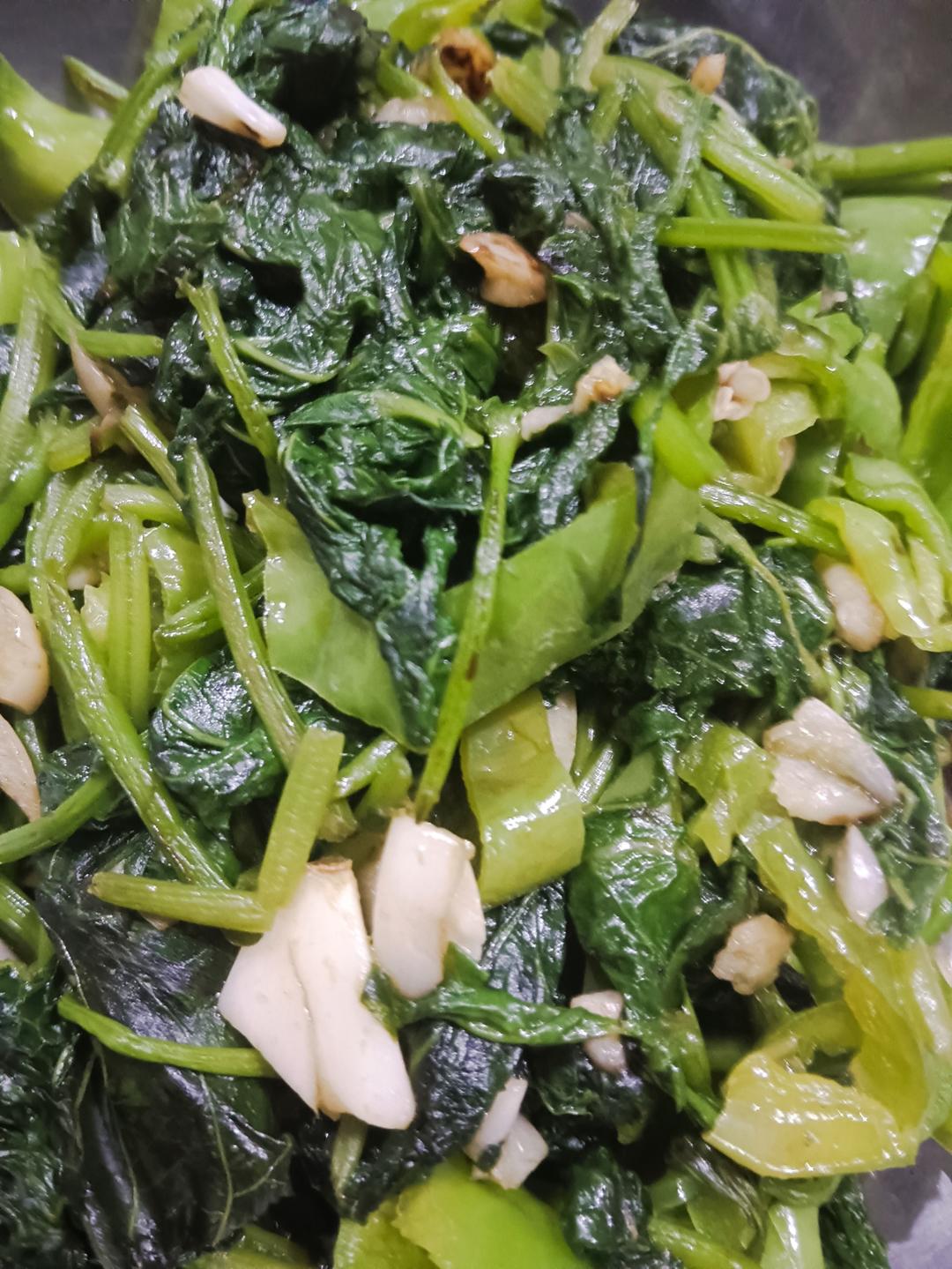 脆嫩好吃的清炒红薯叶，拿肉都不换！