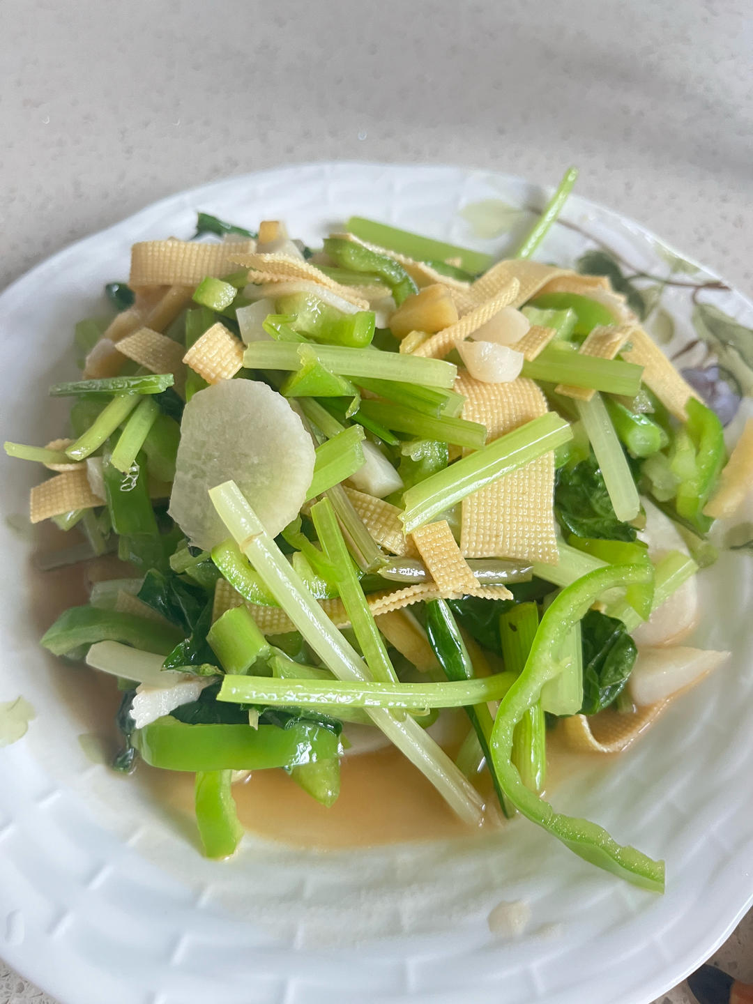 芹菜豆皮炒肉丝