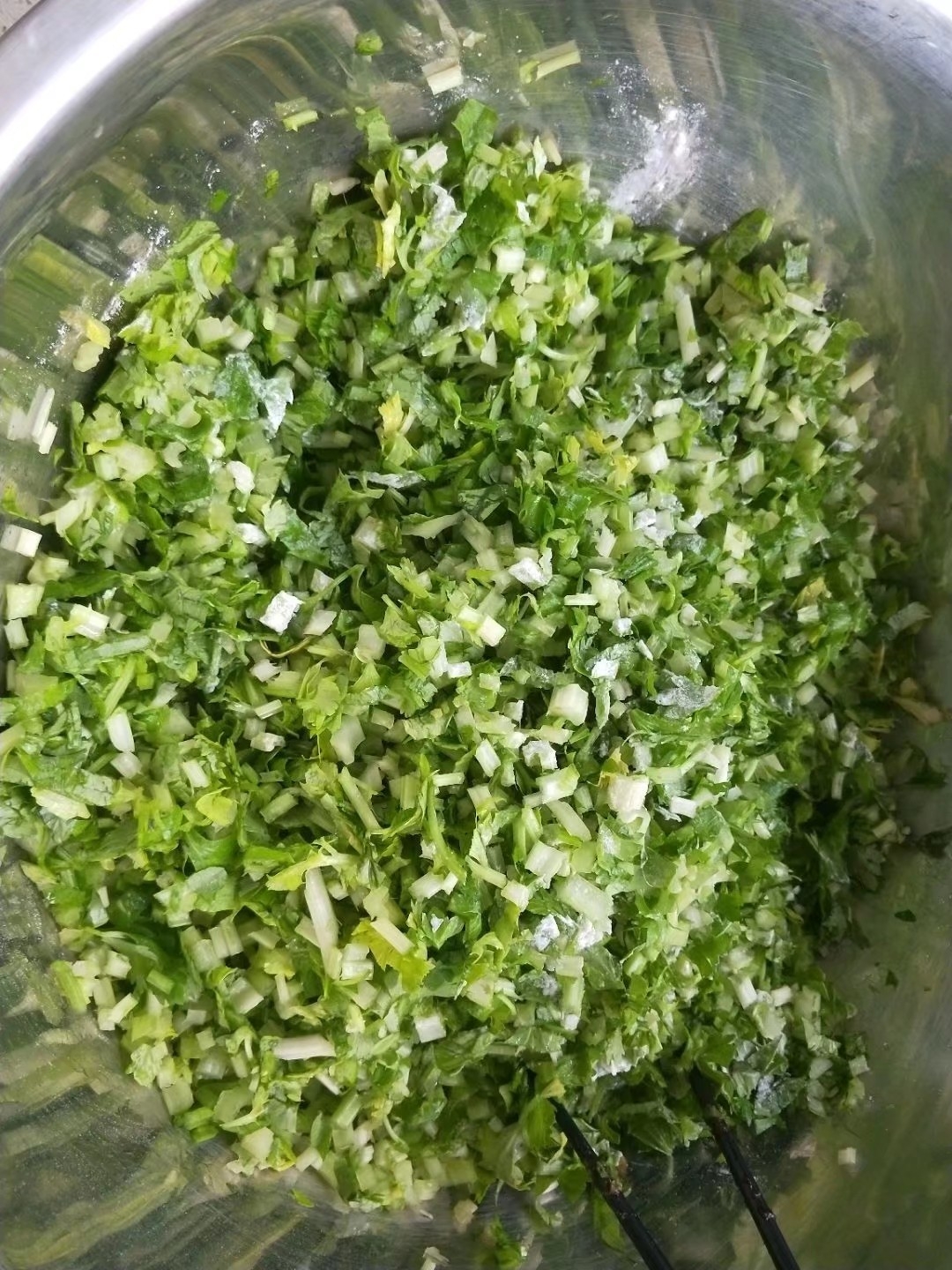 山西万荣土菜——芹菜拌面菜的做法 步骤3
