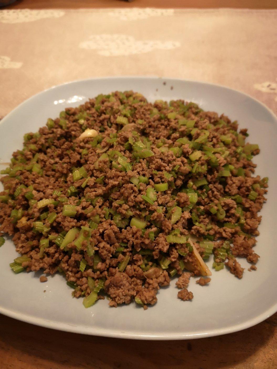 芹菜牛肉末「下饭神器」