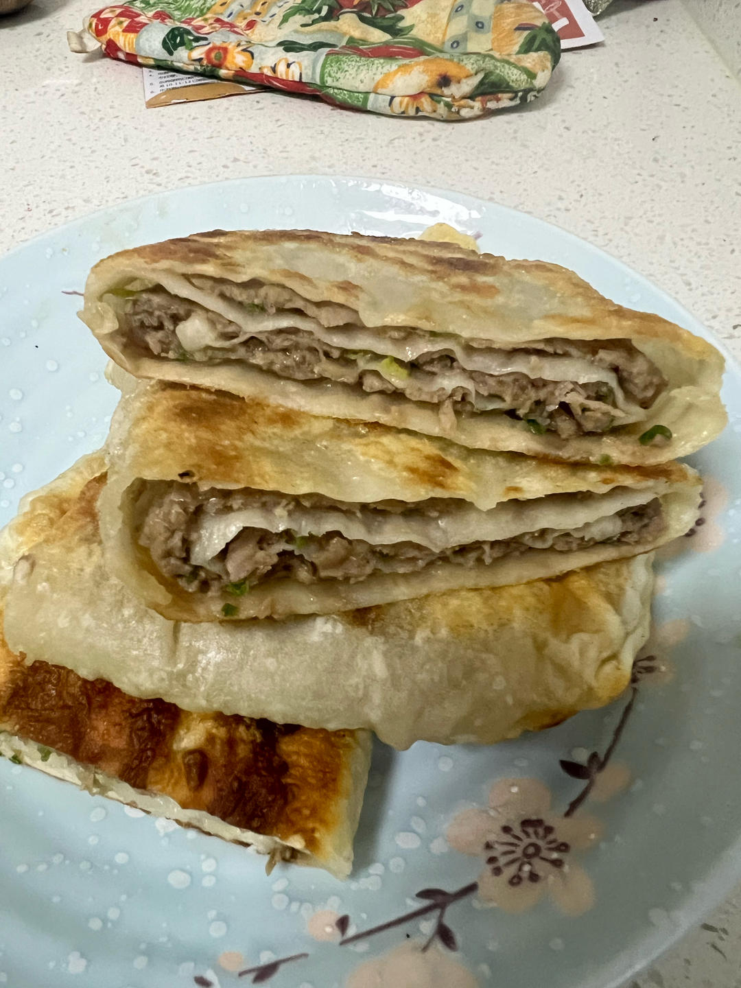 十里飘香百吃不厌千层肉饼