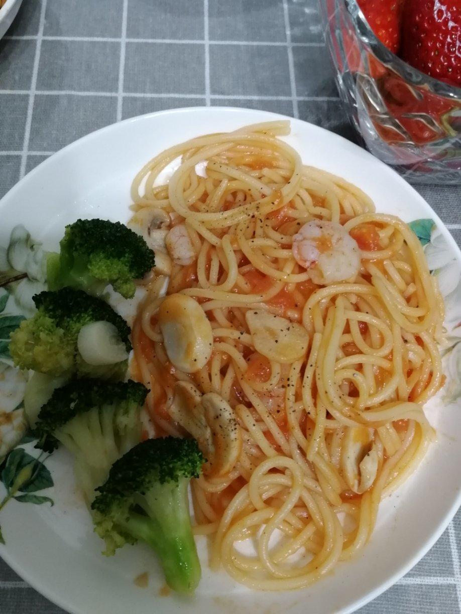 虾仁番茄意大利面