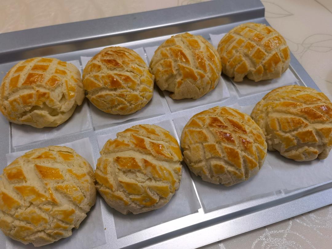 好吃到炸裂的港式菠萝包（附带制作酥皮的小视频）
