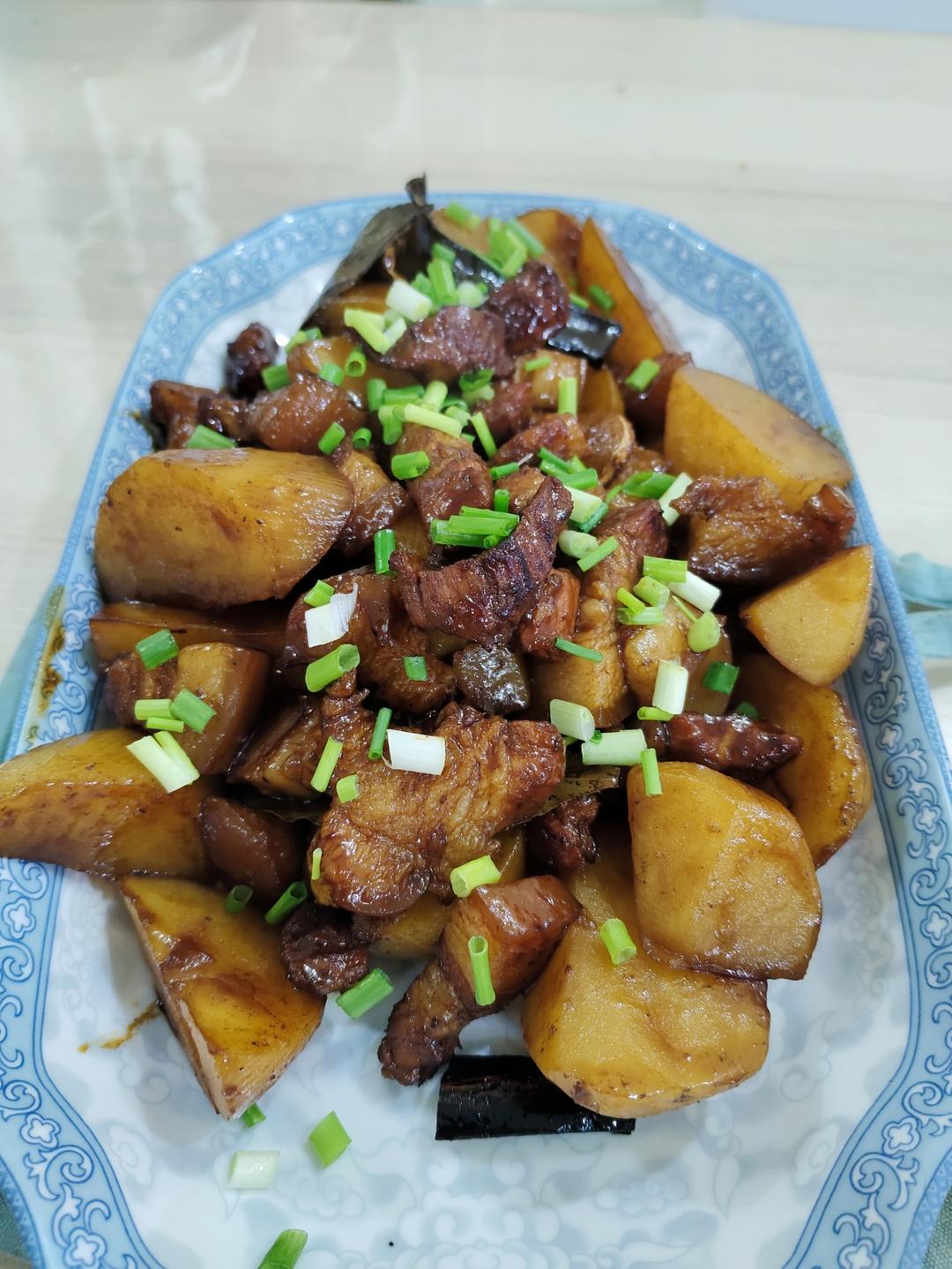 堂妈小厨——小土豆红烧肉