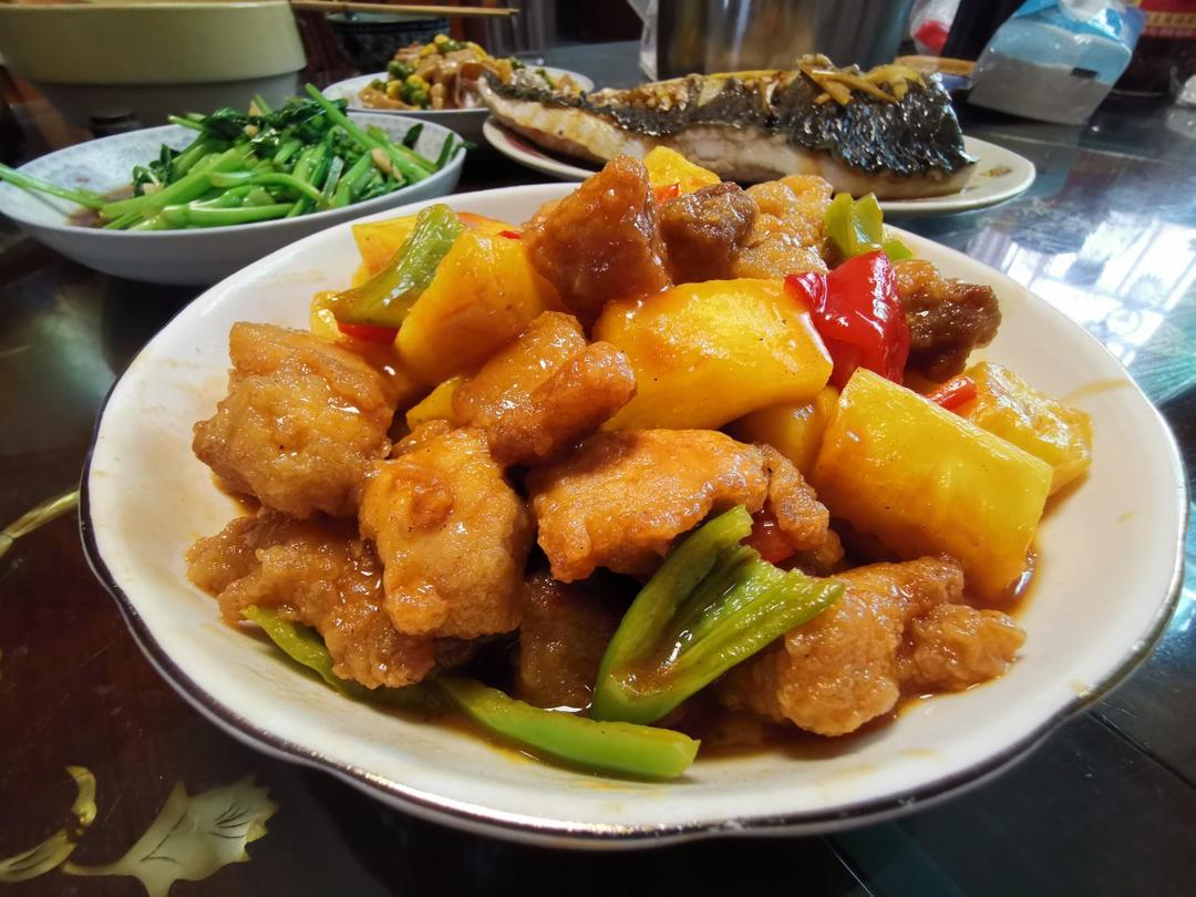 菠萝咕噜肉