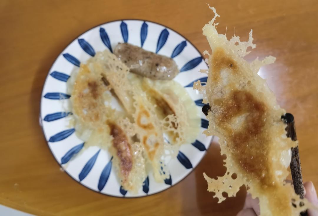 冰箱冷冻水饺做煎饺