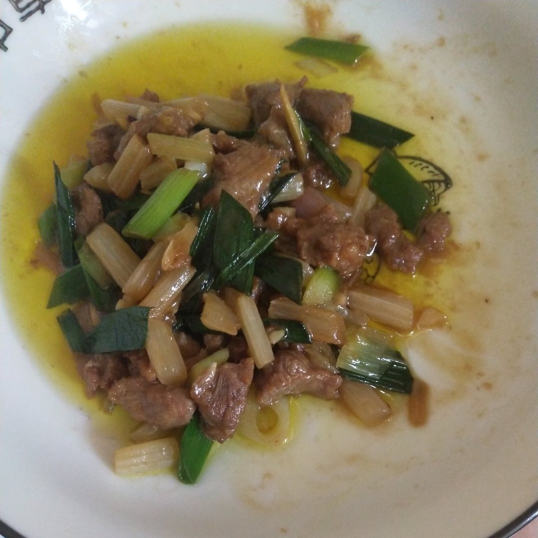 牛肉炒芹菜(不老不柴嫩滑多汁)