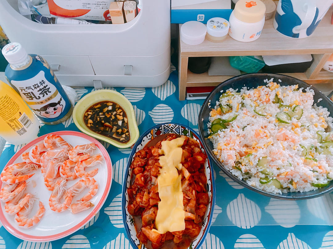 【昨日的美食】三文鱼鸡蛋青瓜散寿司（夏日轻食）