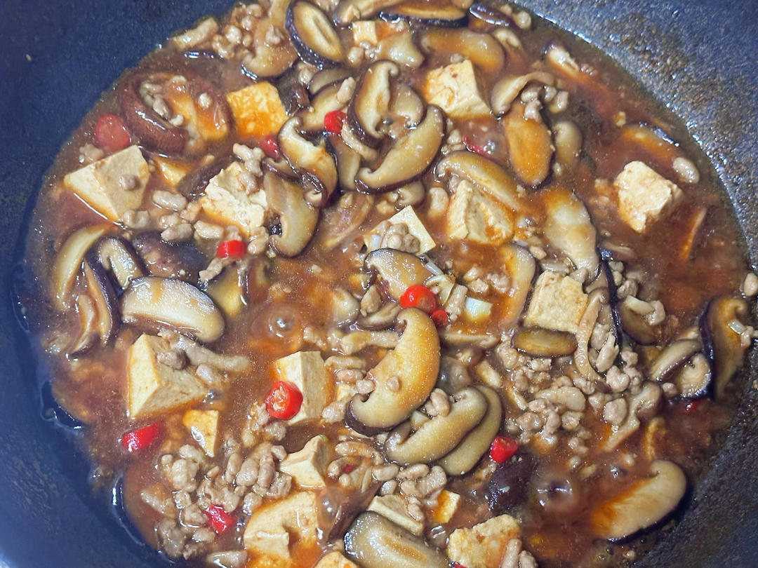 酱汁浓郁！超级下饭的家常菜肉末香菇