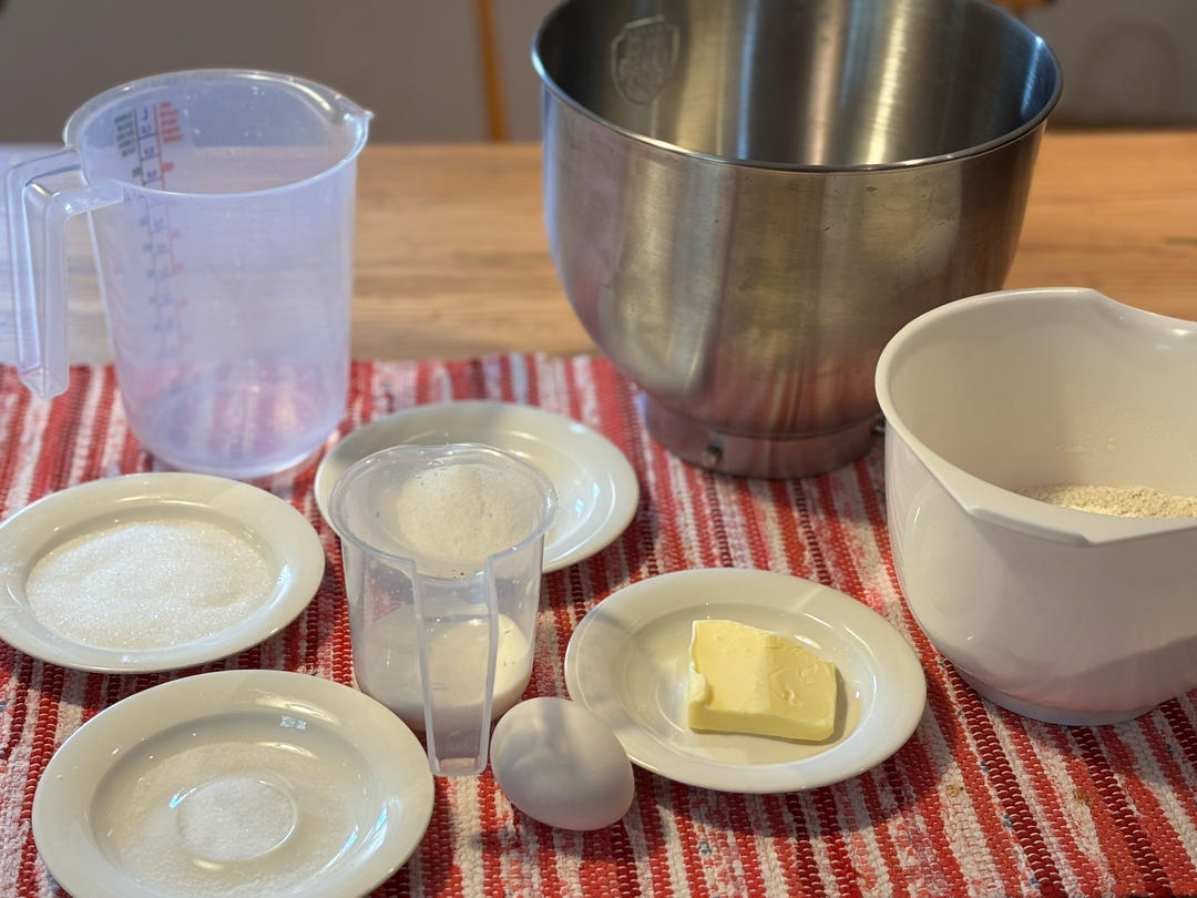 纯奶手撕吐司的做法 步骤1