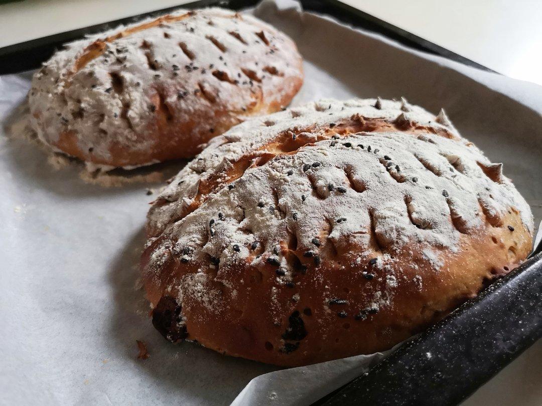 全麦蔓越莓核桃软欧包